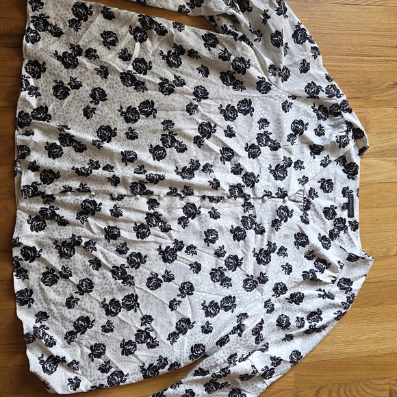 Lane Bryant Floral Blouse‎ - Picture 6 of 8